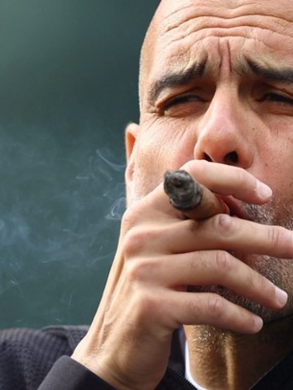 ibrahimovic_rojo_cigar